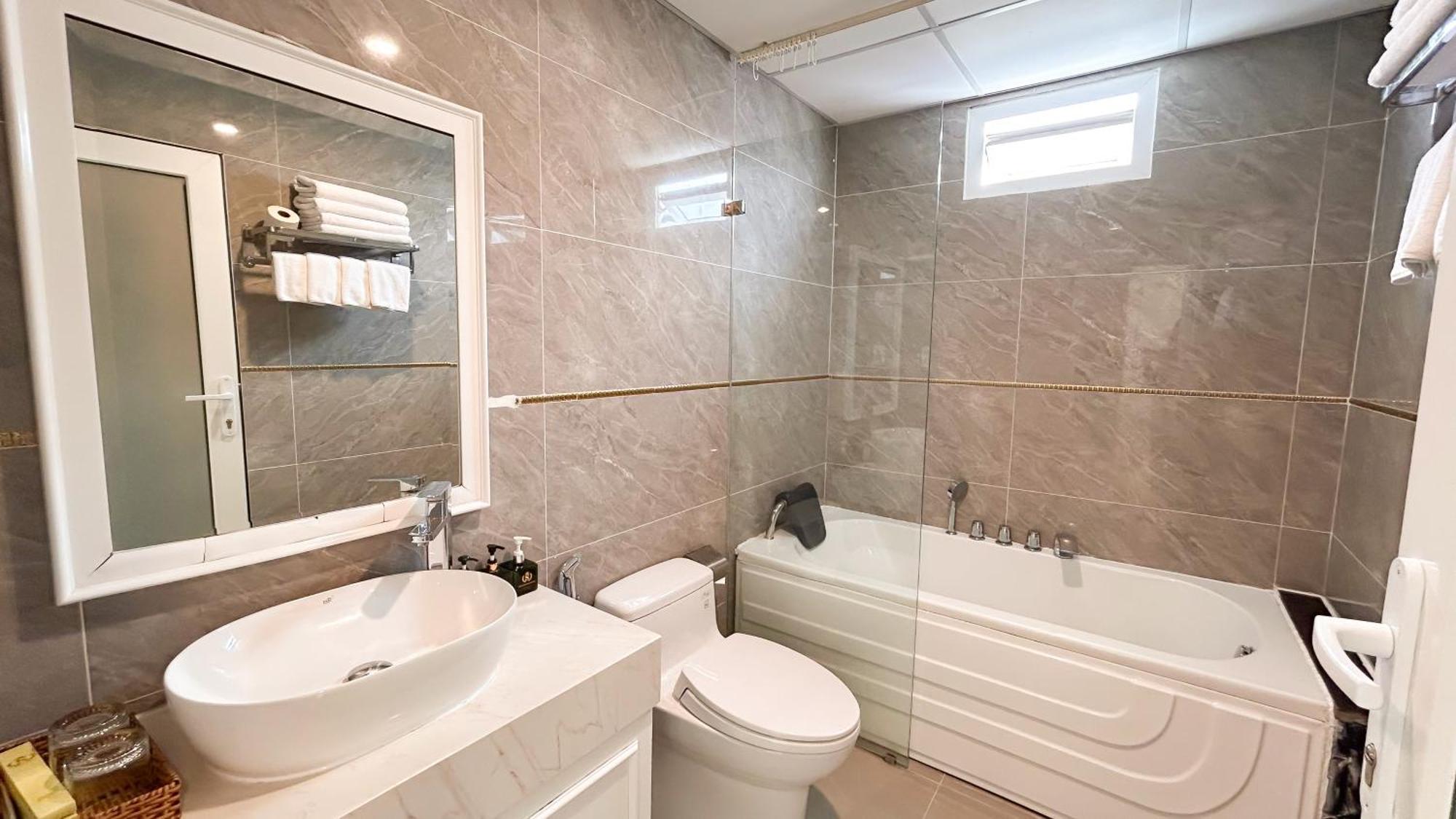 Hotel Elite Sofea Saigon And 4*